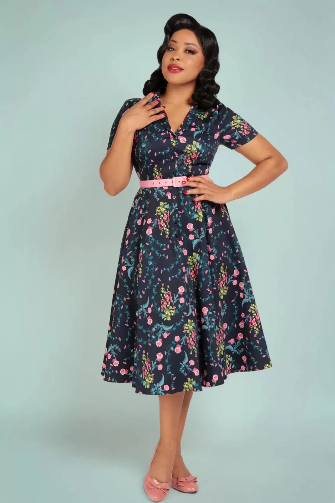 Collectif Clothing Caterina Hollyhocks Hooray Swing Jurk In Marineblauw | Vrouwen Plus Size Jurken