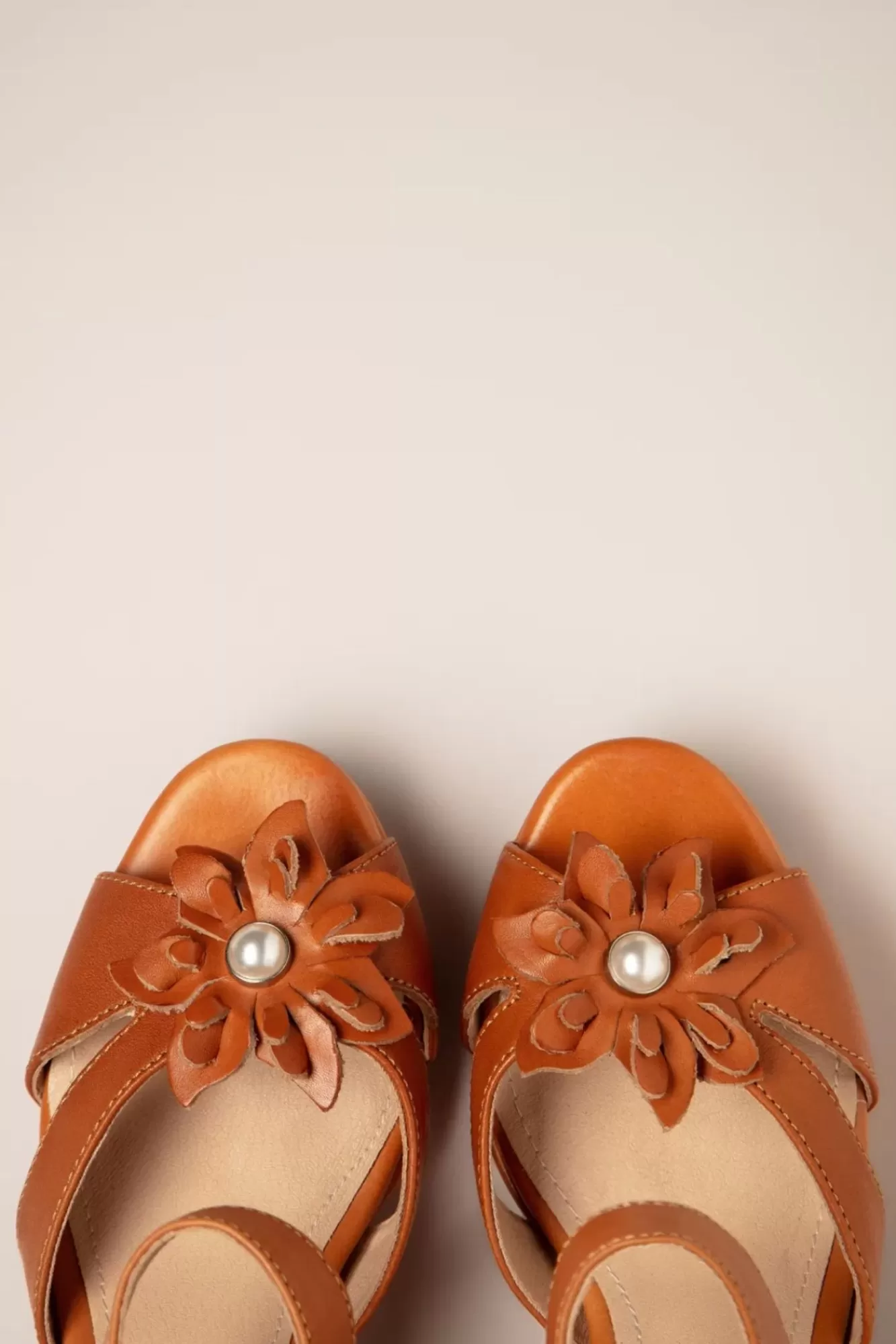 Chelsea Crew Daisy Leren Sandalen In Cognac | Vrouwen Sandalen