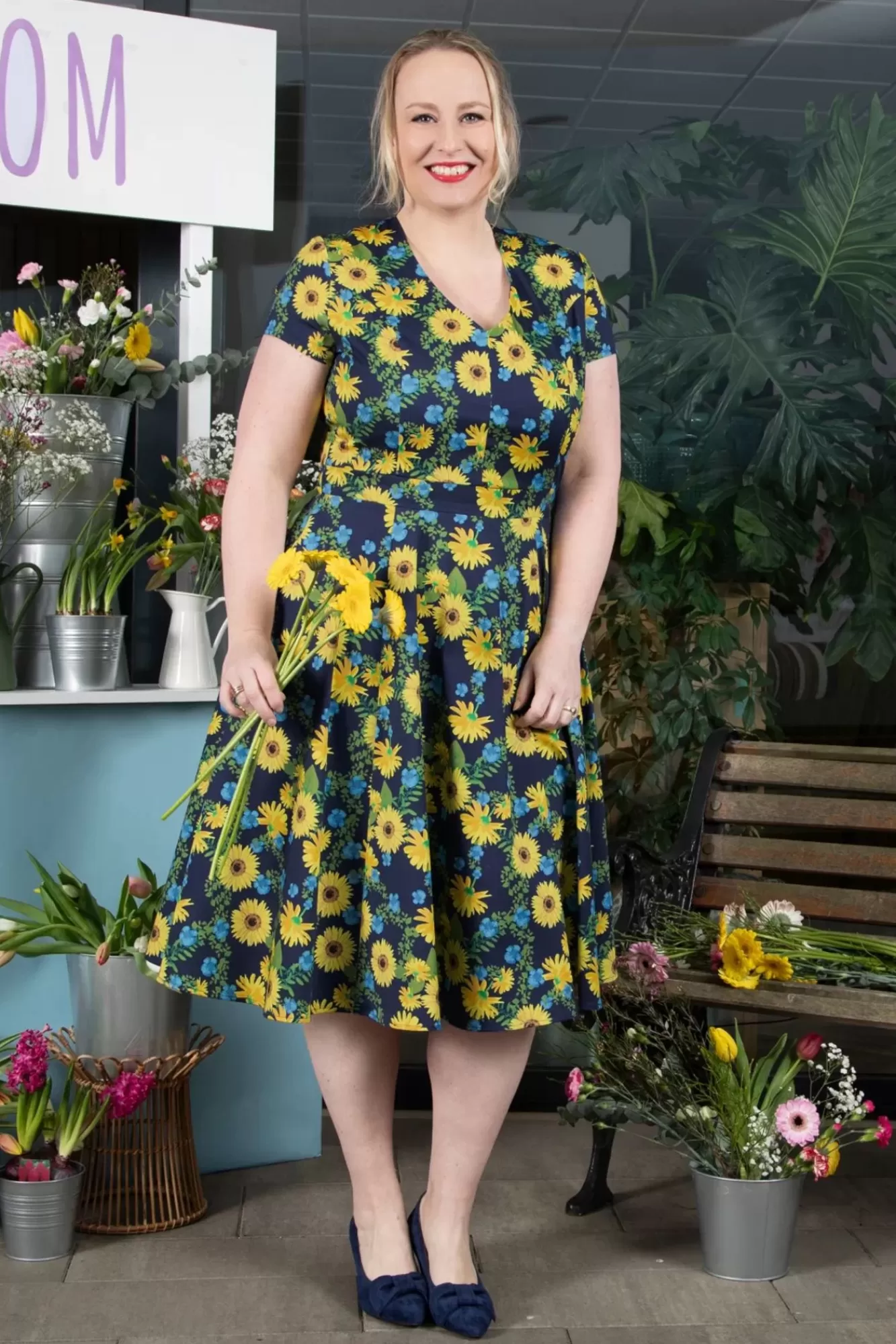 Topvintage Boutique Collection Exclusief Bij Topvintage ~ Olivia Swingjurk Met Korte Mouwen In Donkerblauw | Vrouwen Swing Jurken
