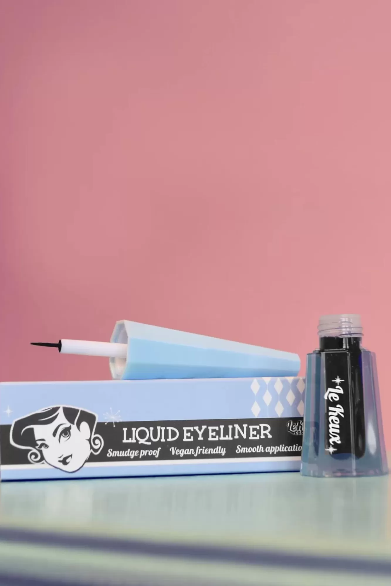 Le Keux Cosmetics Kateye Vloeibare Eyeliner In Zwart | Vrouwen Make-Up