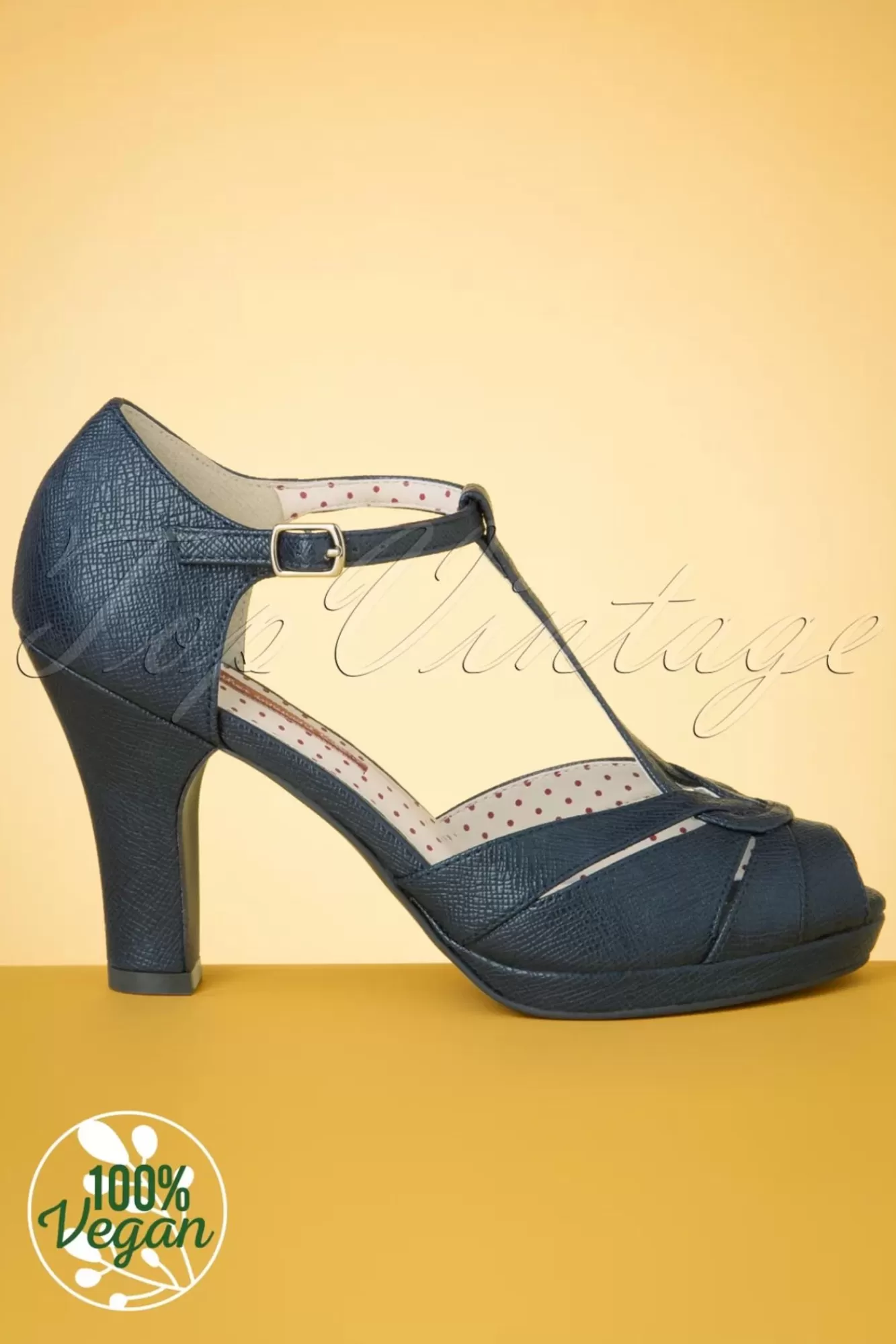 B.A.I.T. Lacey Art Deco T-Strap Pumps In Mat Marineblauw | Vrouwen Pumps