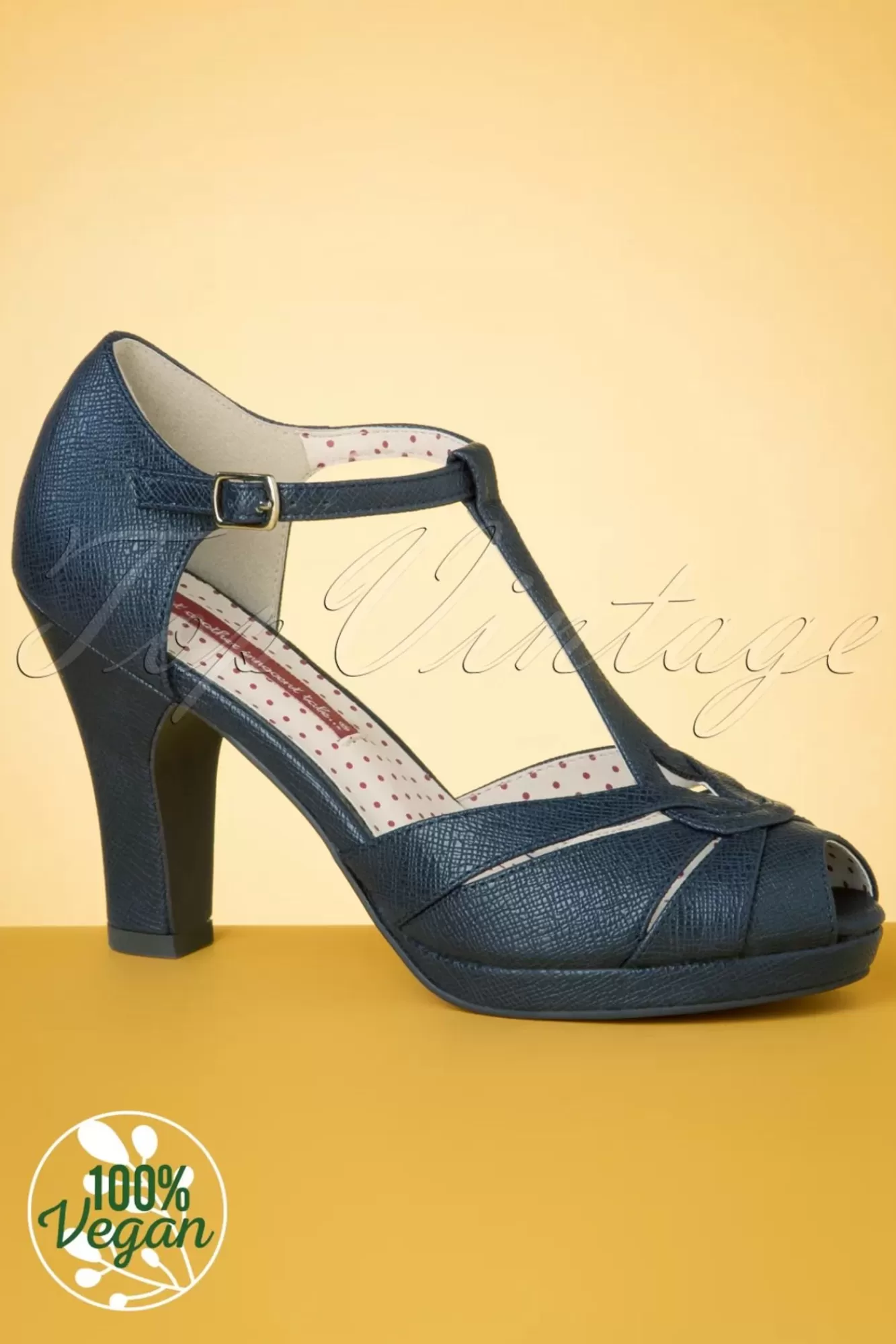 B.A.I.T. Lacey Art Deco T-Strap Pumps In Mat Marineblauw | Vrouwen Pumps