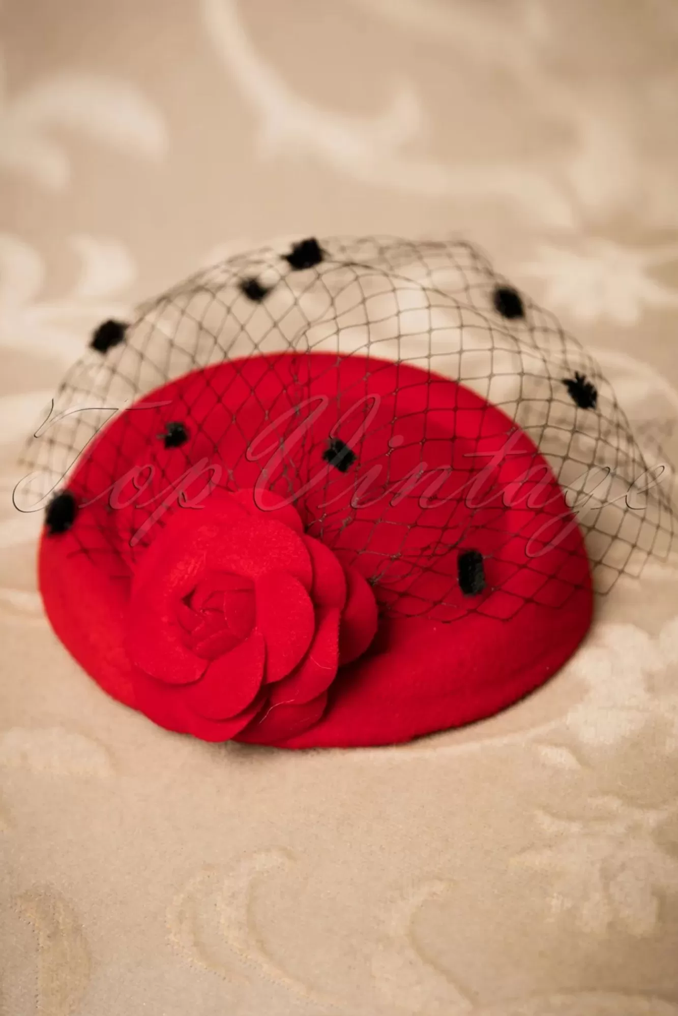 Banned Retro Marilyn Fascinator In Rood | Vrouwen Haaraccessoires