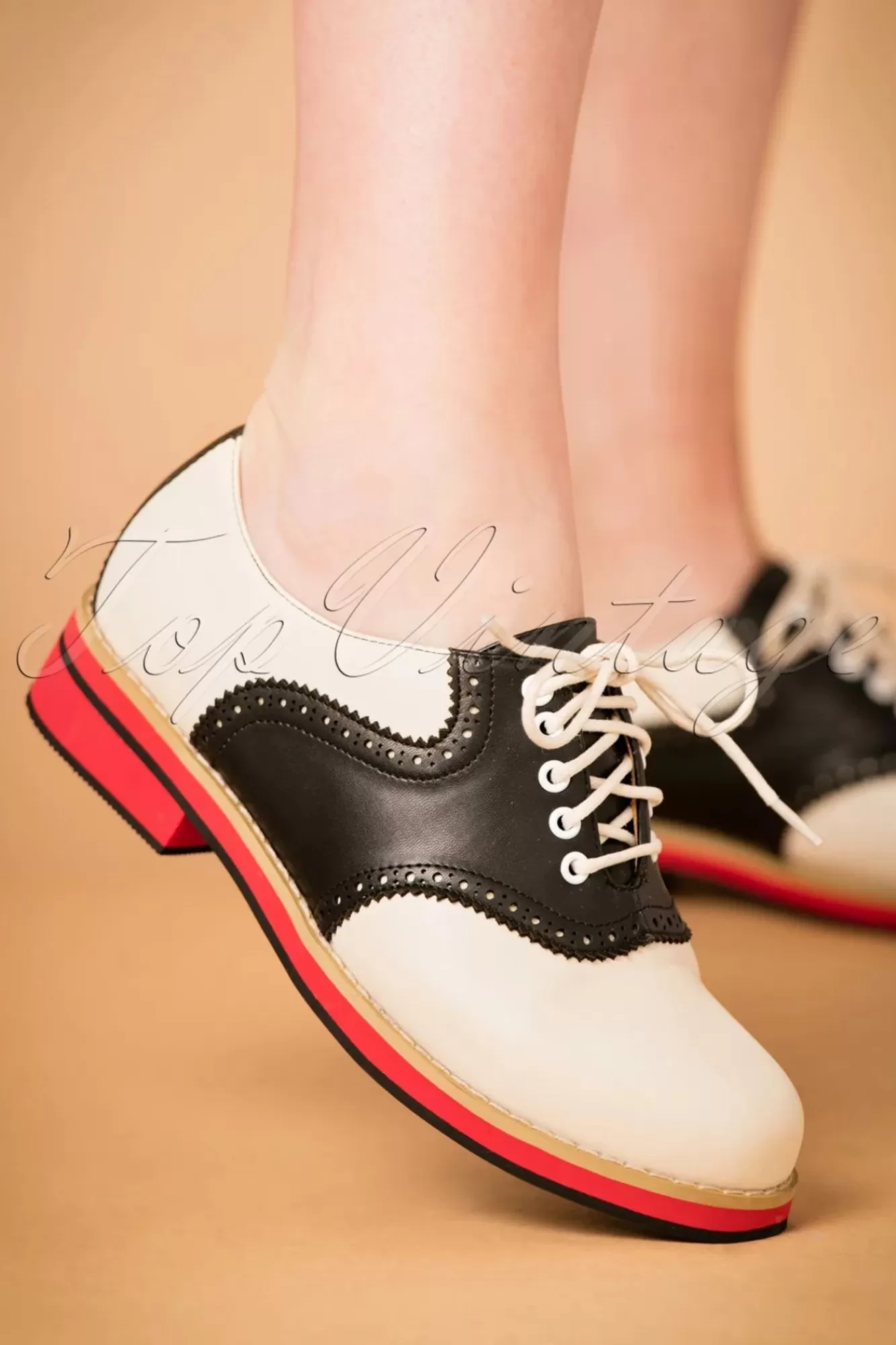 Banned Retro Old Soul Dancer-Schoenen In Wit En Zwart | Vrouwen Veterschoenen