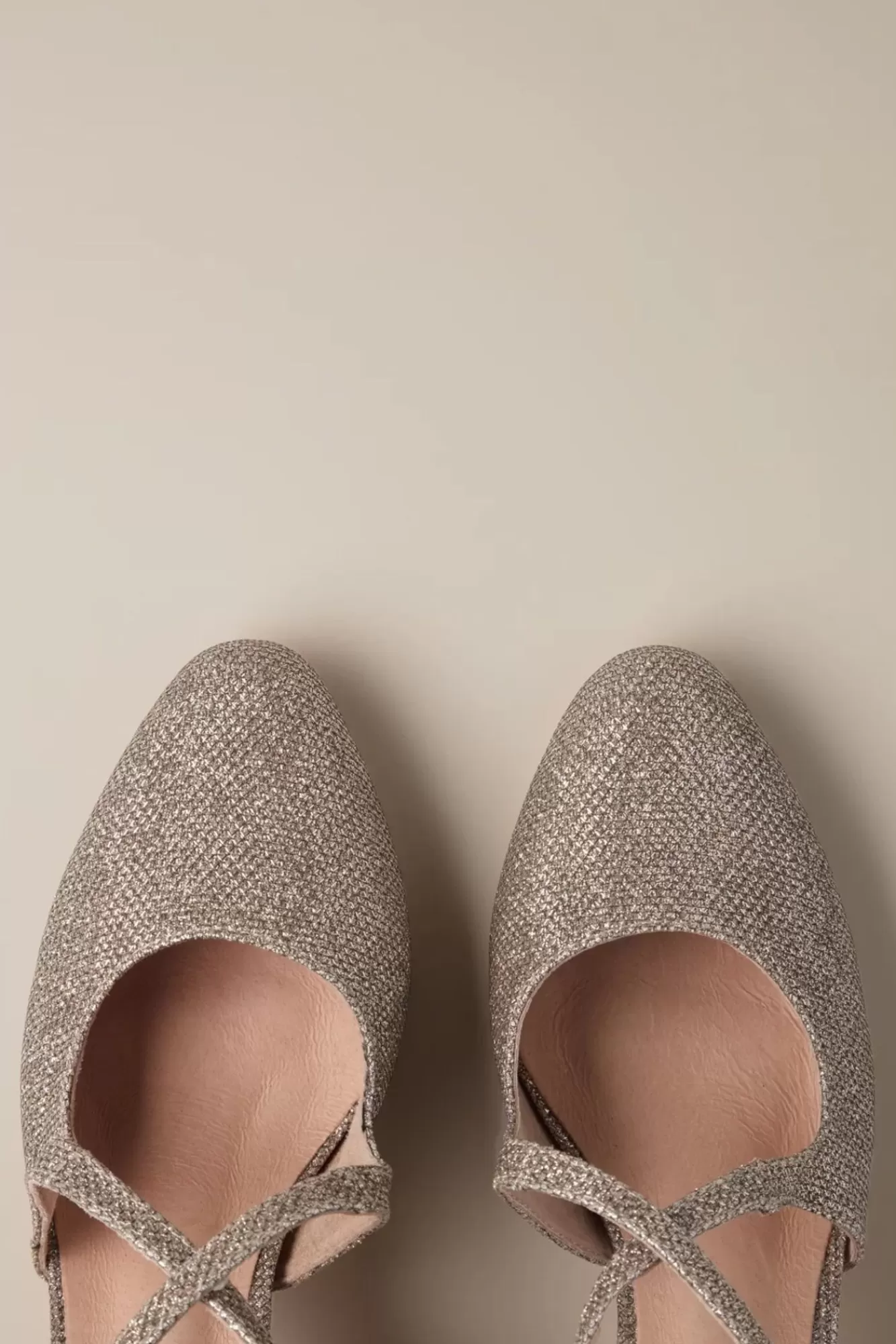 Chelsea Crew Oren Glitter Pumps In Champagnegoud | Vrouwen Pumps