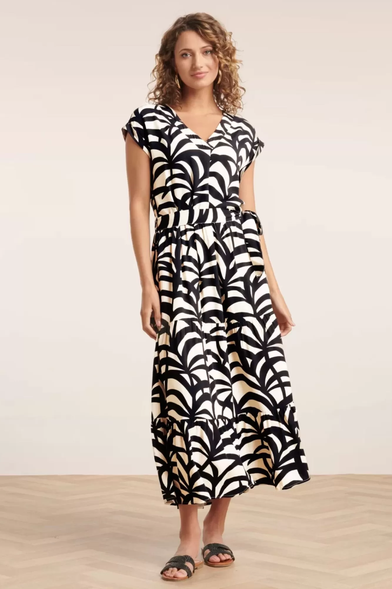 Smashed Lemon Paloma Maxi Jurk In Zwart En Zand | Vrouwen Plus Size Jurken