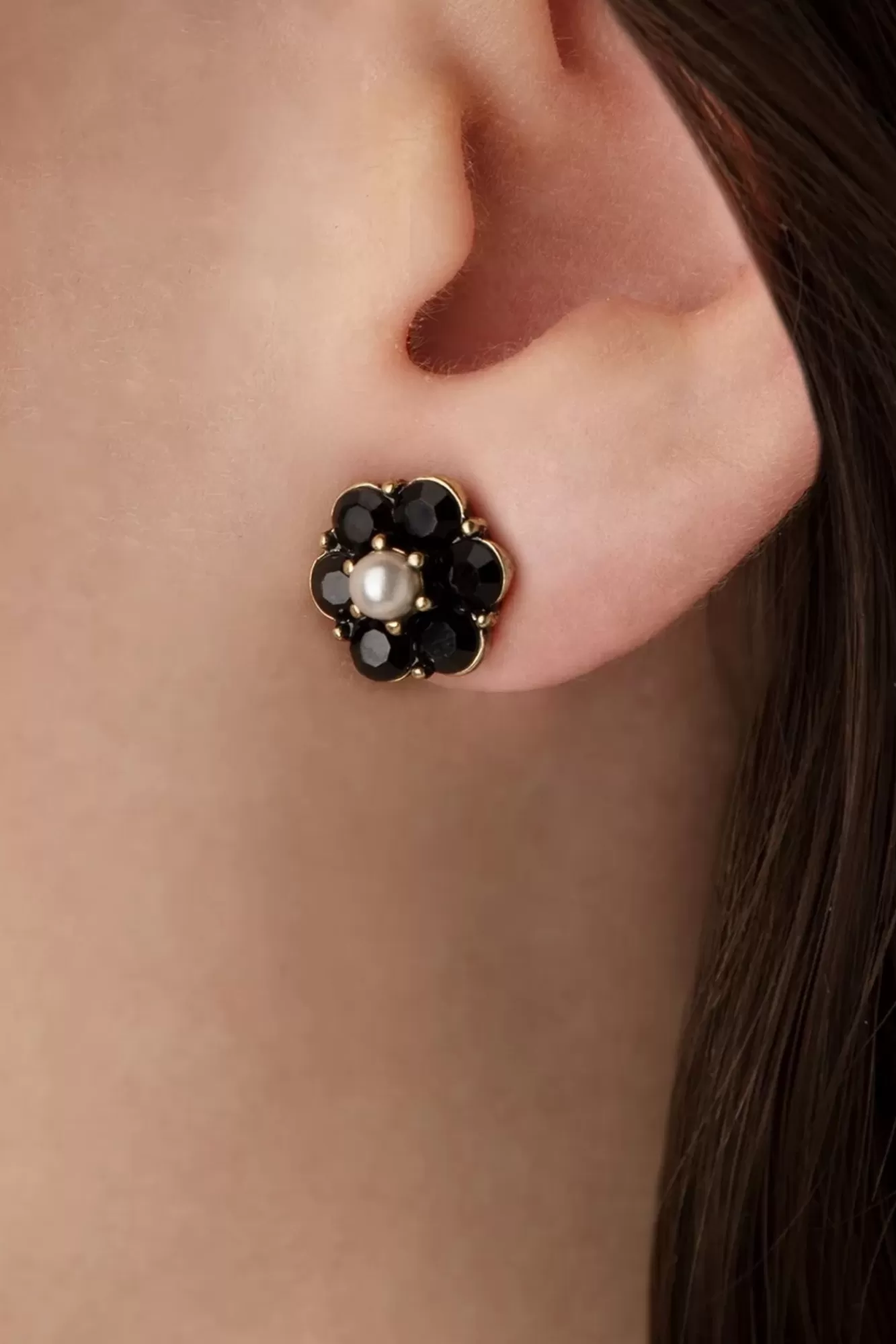 Lovely Small Jet Flower Stud Oorbellen In Zwart | Vrouwen Sieraden