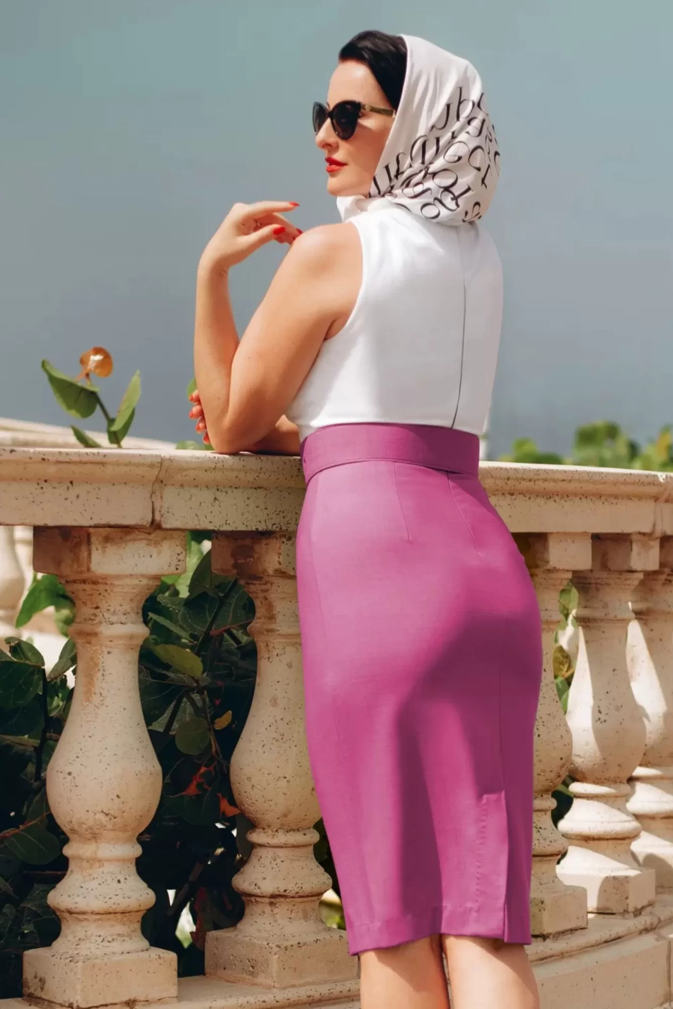 Vintage Diva The Kellie Pencil Jurk In Gebroken Wit En Donker Magentaroze | Vrouwen Plus Size Jurken