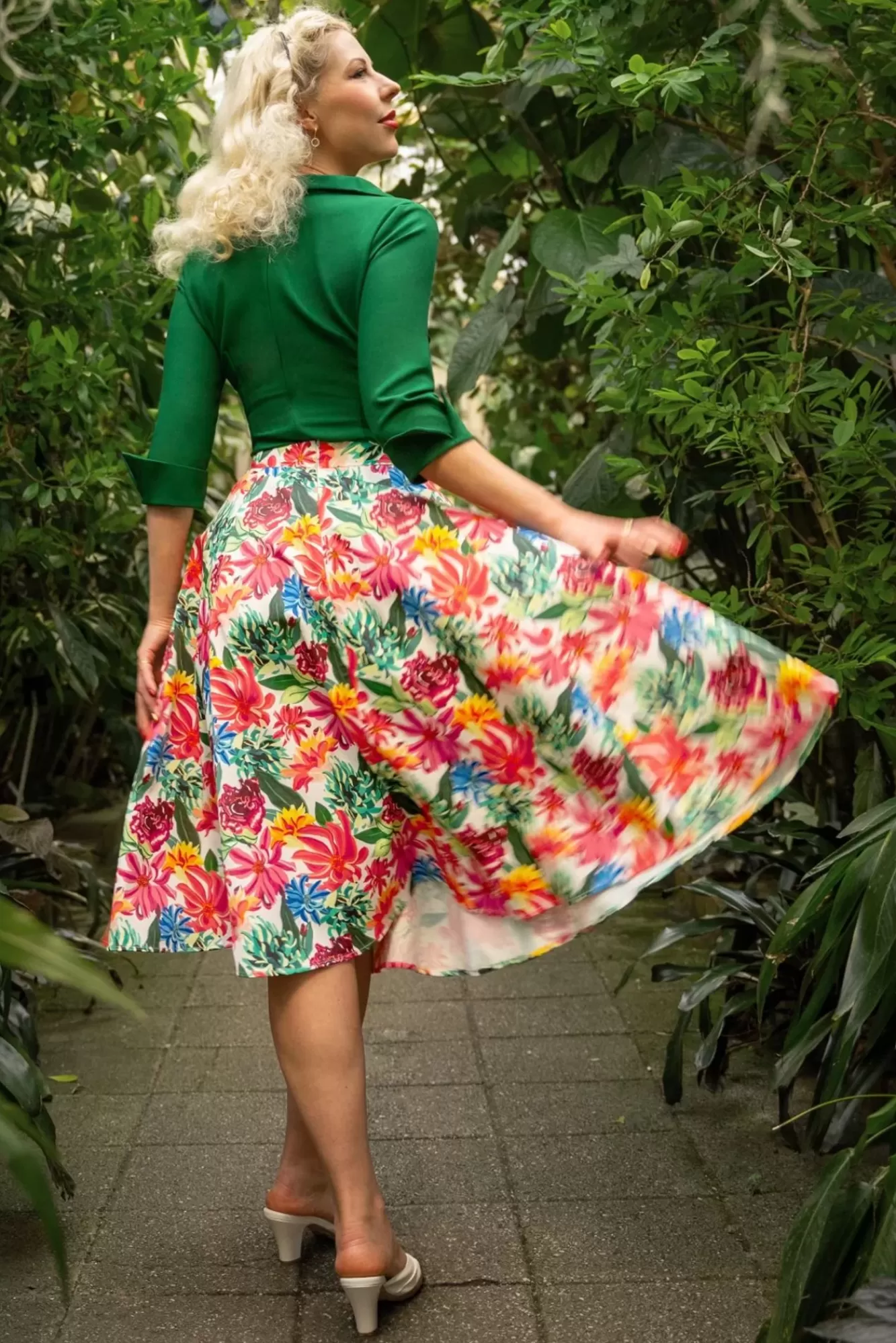 Topvintage Boutique Collection Topvintage Exclusief ~ Adriana Flower Swing Rok In Multi | Vrouwen Rokken