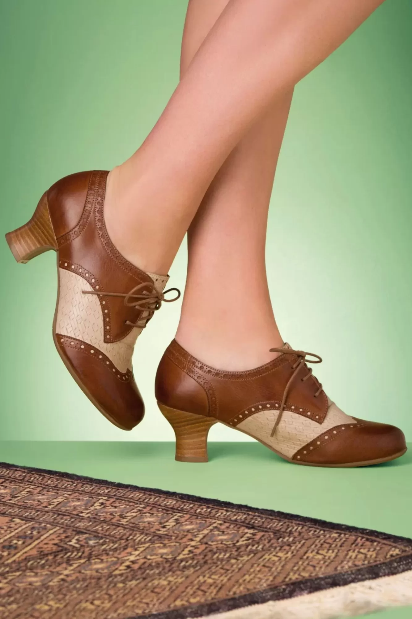 Miz Mooz Tully Lederen Veterschoentjes In Cognac En Creme | Vrouwen Booties & Laarzen